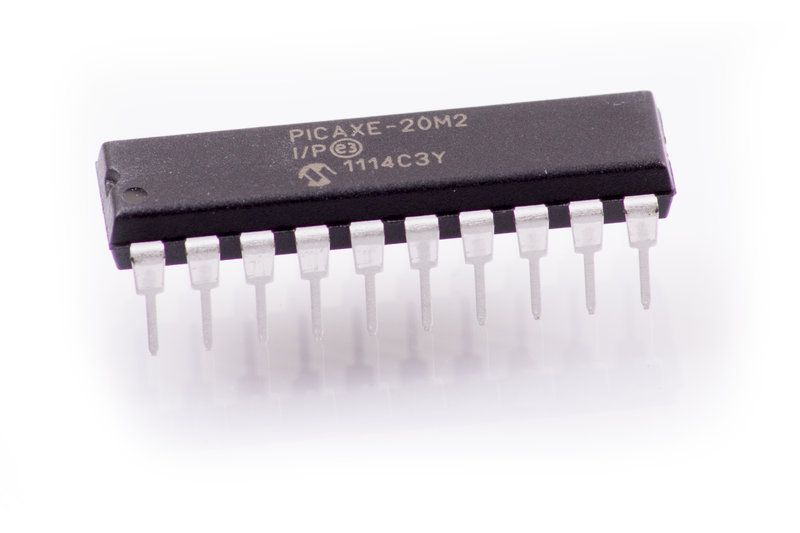 PICAXE-20M2 microcontroller